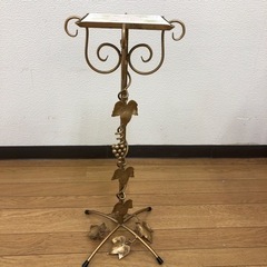 値下げしました。アンティーク置物台　葡萄柄