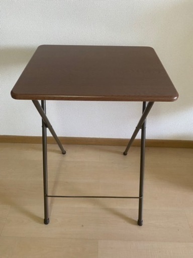 【ほぼ新品】折りたたみテーブル　サイドテーブル
