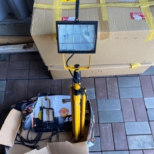 ハロゲン投光器