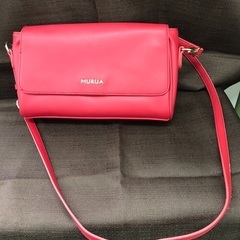 値下げしました！MURUA ムルーア　ショルダーバッグ　赤