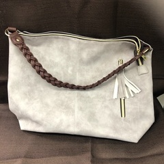 値下げしました！シルバーのショルダーバッグの画像