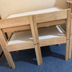 IKEA こども用テーブルとイス2脚