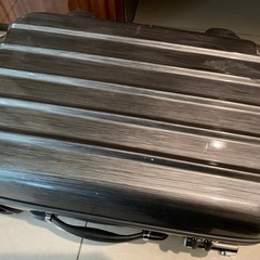 キャリーケース　スーツケース　機内持ち込みサイズの画像