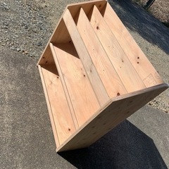オーダー出来ます。合板で製作する絵本ラック。おもちゃラック。の画像