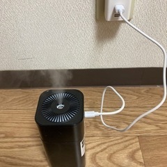 加湿器とスマートフォン拡大鏡のセット