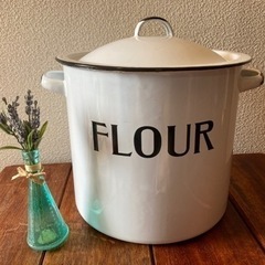 お引き取り先決まりました!ホーローflourキャニスター♪