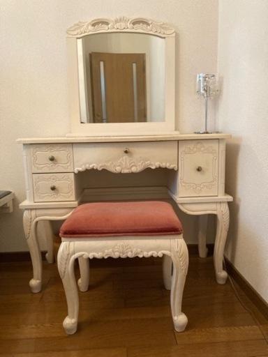 アンティークドレッサー