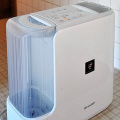 【お引き取り限定】　水道水で使う加湿器　2017年製　SHARP HV-G50-W  Plasmaclusterの画像
