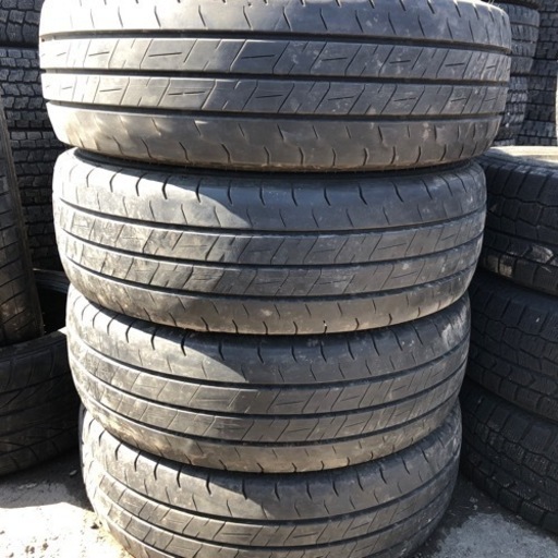 215/65R16C 2020年製　ホワイトレター　ハイエース等に