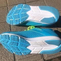 asics スニーカー23センチの画像
