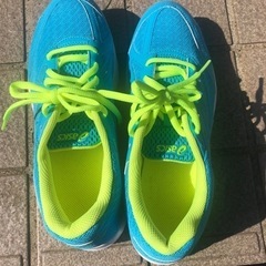 asics スニーカー23センチの画像