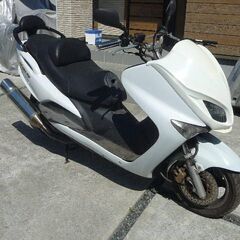 YAMAHA マジェスティ125 コマジェ カスタム ホワイトの画像