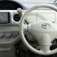 カワイイ車です！赤色の車体で他と差をつける！小回りが利いて運転し...