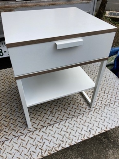 IKEA  サイドスタンド　収納　綺麗です！