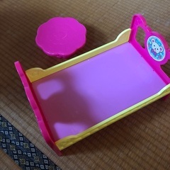 中古メルちゃん ベットとテーブル