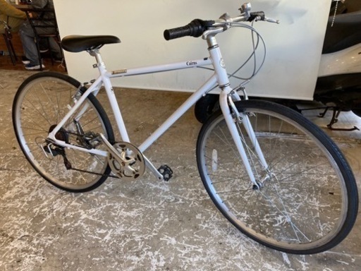 【前輪チューブ新品！】700×28c 6段変速　クロスバイク　ホワイト