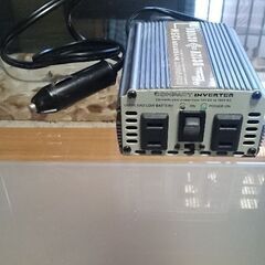 コンパクトインバーター12V～100V(最大300w)【💮値下げしました～❗】の画像