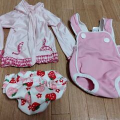 90ラッシュガード、100水遊びパンツ&水着
