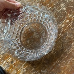ガラスの容れ物