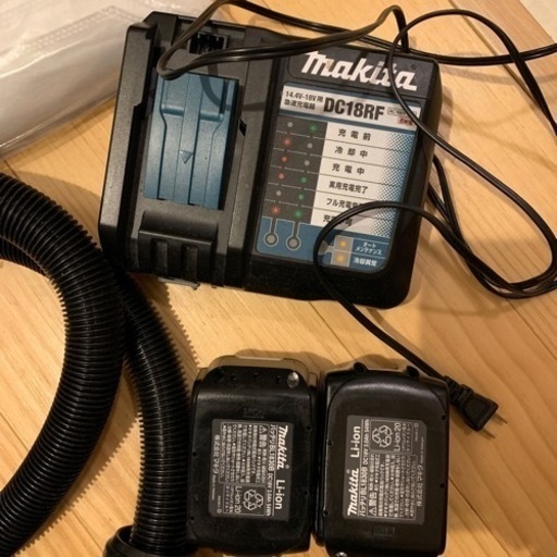 他サイトにて売り切れましたm(_ _)mありがとうございました！マキタ　充電式背負式掃除機、集塵機VC265D