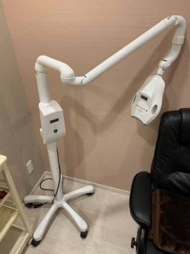 ホワイトニングマシン　歯を白く