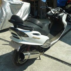 YAMAHA マジェスティ125 コマジェ カスタム ホワイトの画像