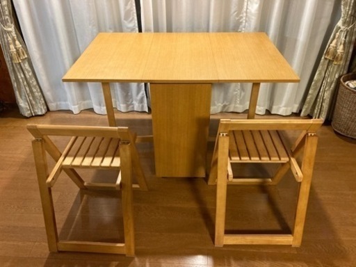 折りたたみ式ダイニングテーブル