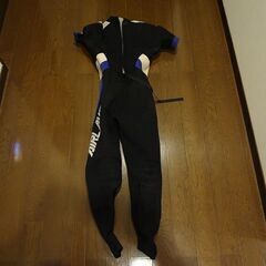 【中古　ウエットスーツ】　古いウエットスーツの画像