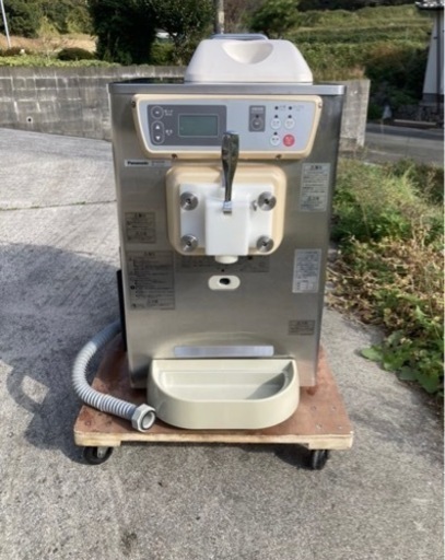 動作確認済　清掃済　ソフトクリームサーバー