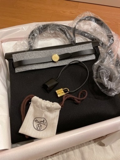 【新品未使用】エールバッグジップ31ルトゥネ　黒　ゴールド金具