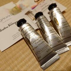 【お取引中】新品☆ロクシタンのミニハンドクリーム＆フェラガモ香水の画像
