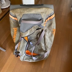 patagonia ブラックホール・ウィールド・ダッフル　70Lの画像