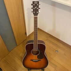 アコースティックギター【美品】YAMAHA　FG820　★世田谷区での手渡し★