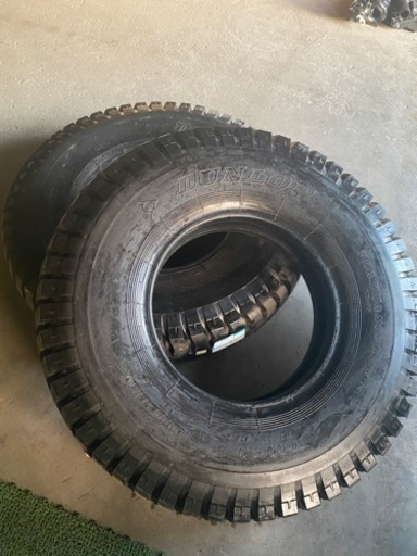 フォクーリフト　タイヤ　❗️サイズ　11•00-20
