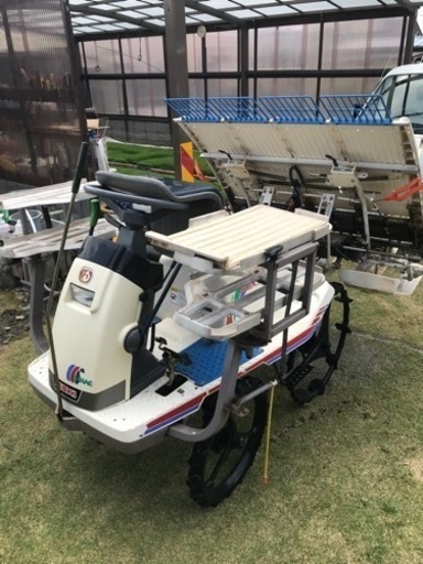 田植え機　4条植え