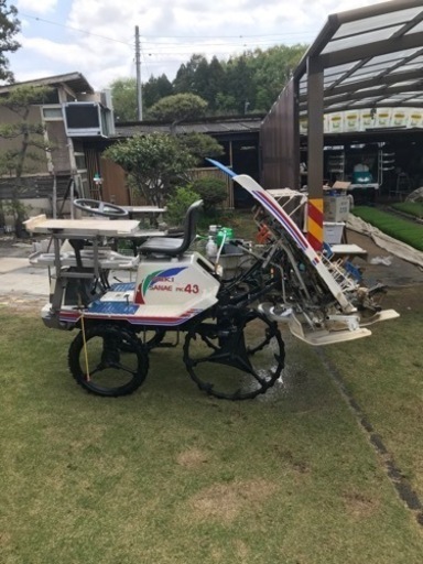 田植え機　4条植え