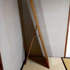 【全身が映る姿見（鏡）】鏡面にキズくもりなし！　角度が変えられる！　玄関近くにどうぞ！　スタンドミラー（鏡）　35cm×149cmの画像