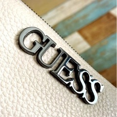 GUESS 長財布の画像