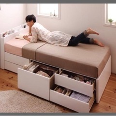 ベッドフレーム　マットレス付き　新品シーツ、敷きパッド有りの画像