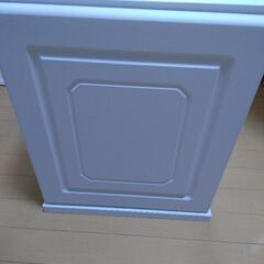 オシャレな収納棚　白　西洋風　北欧風の画像