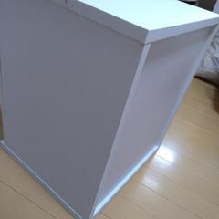 オシャレな収納棚　白　西洋風　北欧風の画像