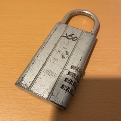 鍵収納ボックス キーボックス 南京錠 ダイヤル式 4桁の画像