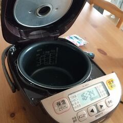 ３合炊き炊飯器(ZOJIRUSHI)