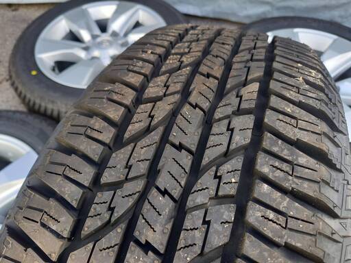 【新古品】17インチ ホイール & タイヤ ヨコハマ 215/60R17 2020年 ハイエース