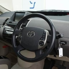 HDDナビ HID バックカメラ スマートキー✨プリウス入庫❗❗の画像
