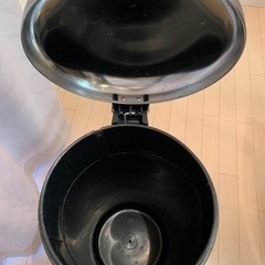 ゴミ箱　ペダル式　スチール　アルミの画像