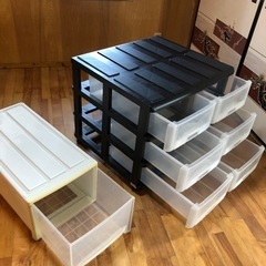 プラスチック収納ケース(押入れに良👌)の画像