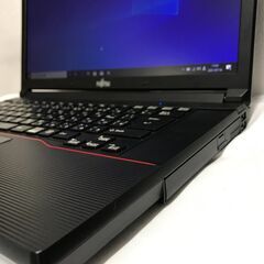 Win11 快速PC ノートパソコン FUJITSU A553 P305の画像