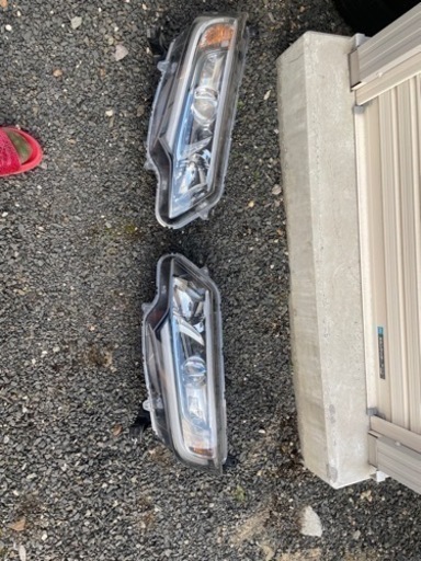 フリード　GB8 左右ヘッドライト