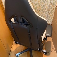 ゲーミングチェアの画像